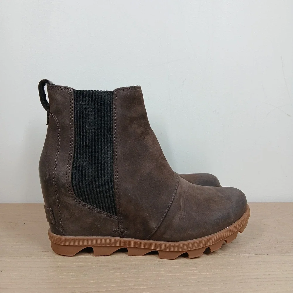 Sorel Joan Chelsea II Boots Womens 6 Brown Waterproof Leather Lug Sole Gorpcore